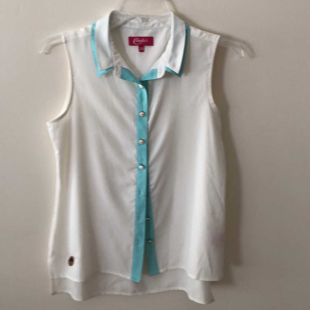 Women’s white top with teal trim.